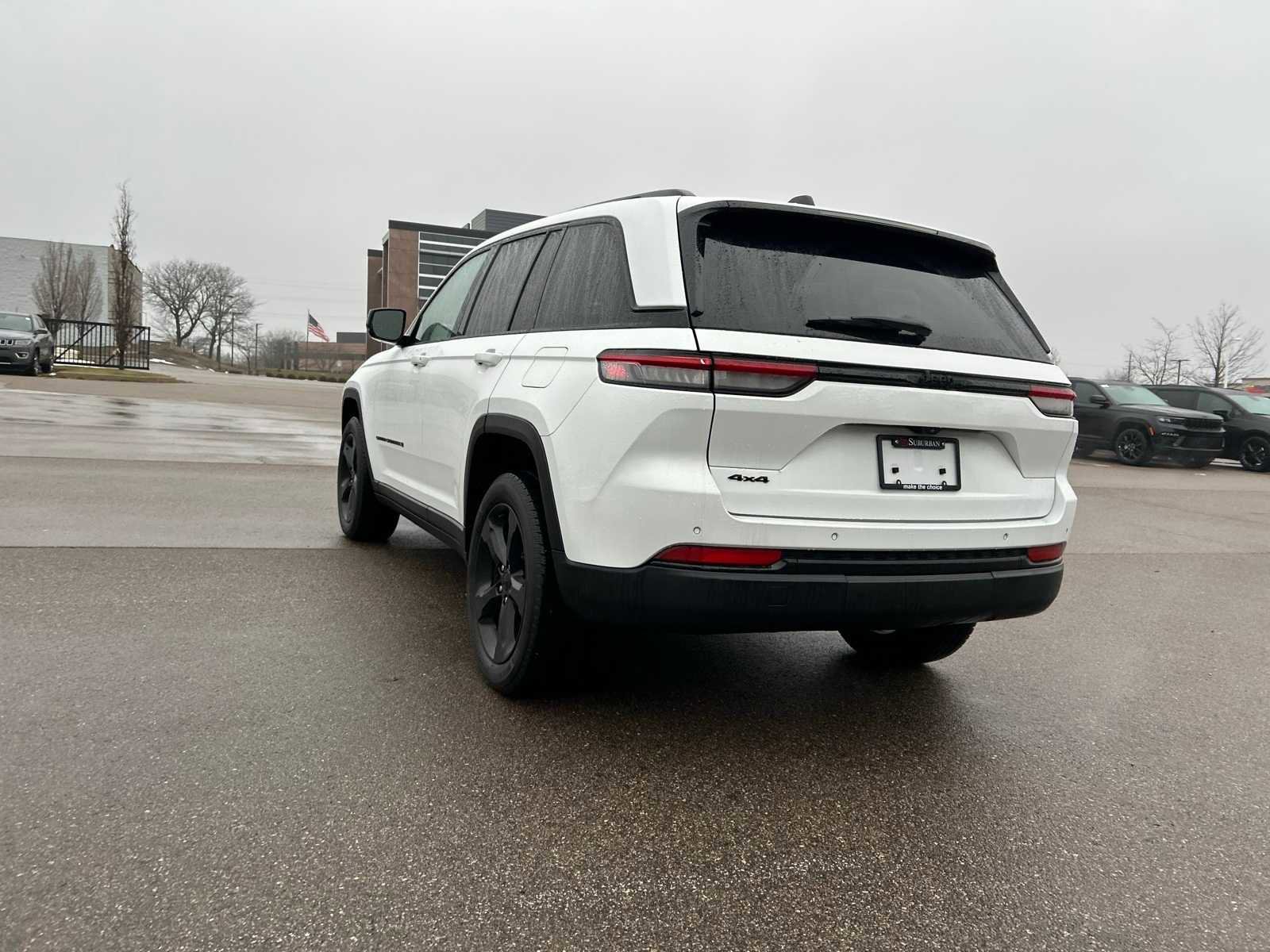 Used 2022 Jeep Grand Cherokee Altitude image 27