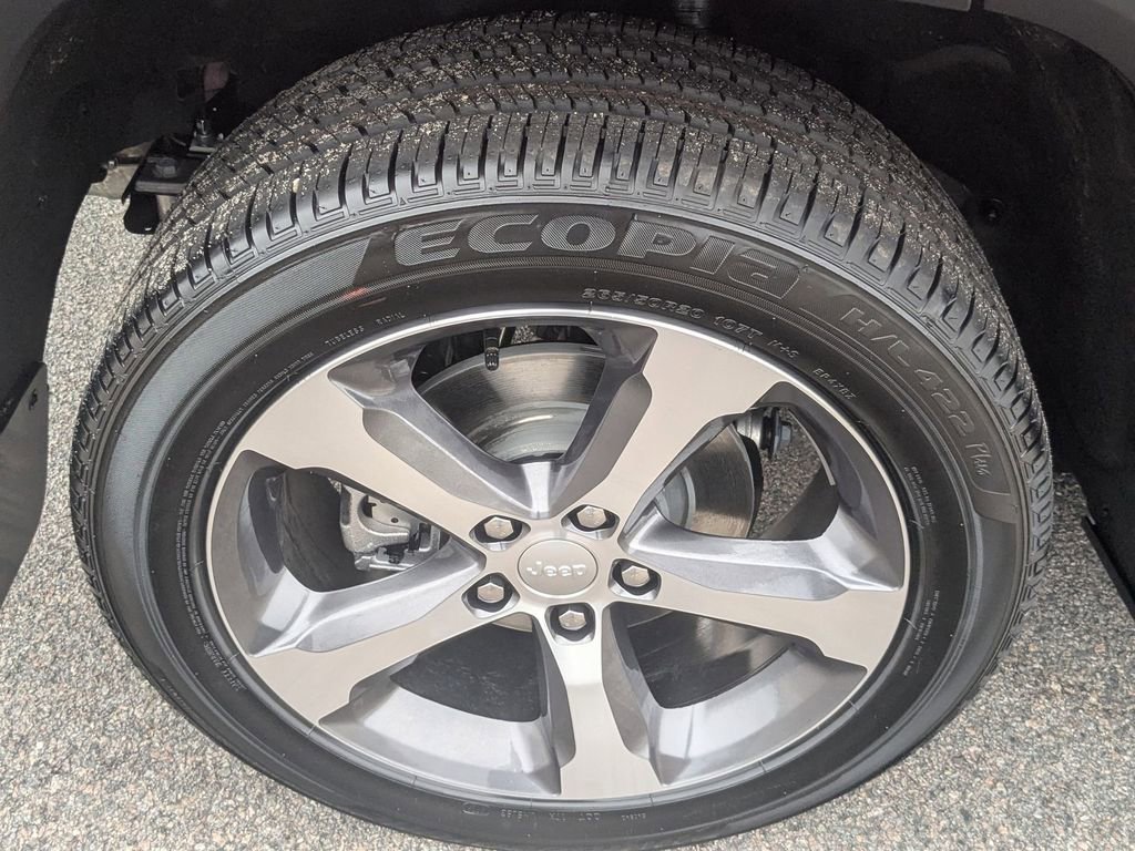 New 2025 Jeep Grand Cherokee Limited w/ Trailer Tow Package image 14