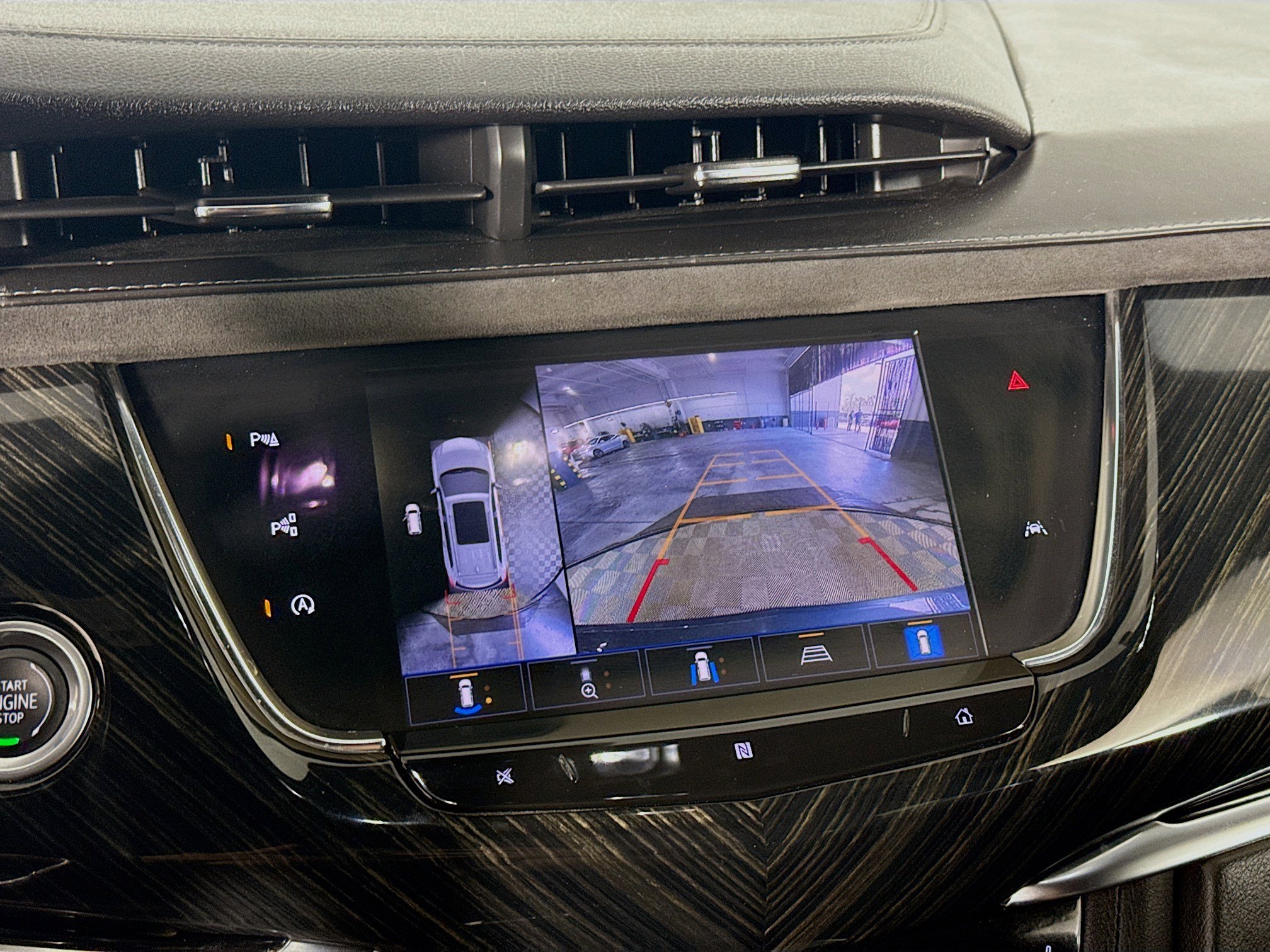 Used 2021 Cadillac XT6 Premium Luxury FWD image 19