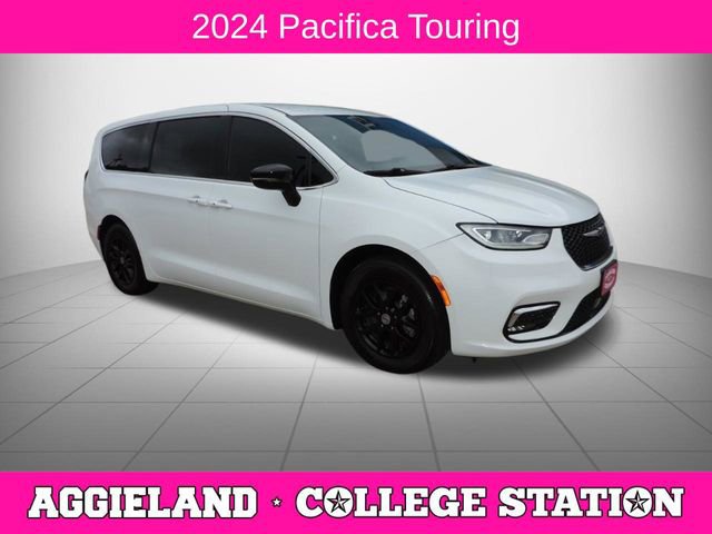 Used 2024 Chrysler Pacifica Touring