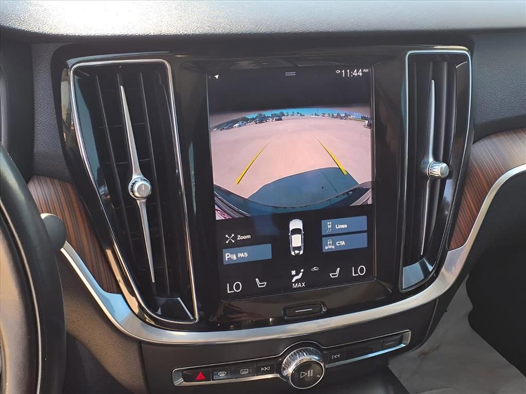 Used 2021 Volvo S60 T5 Momentum image 8