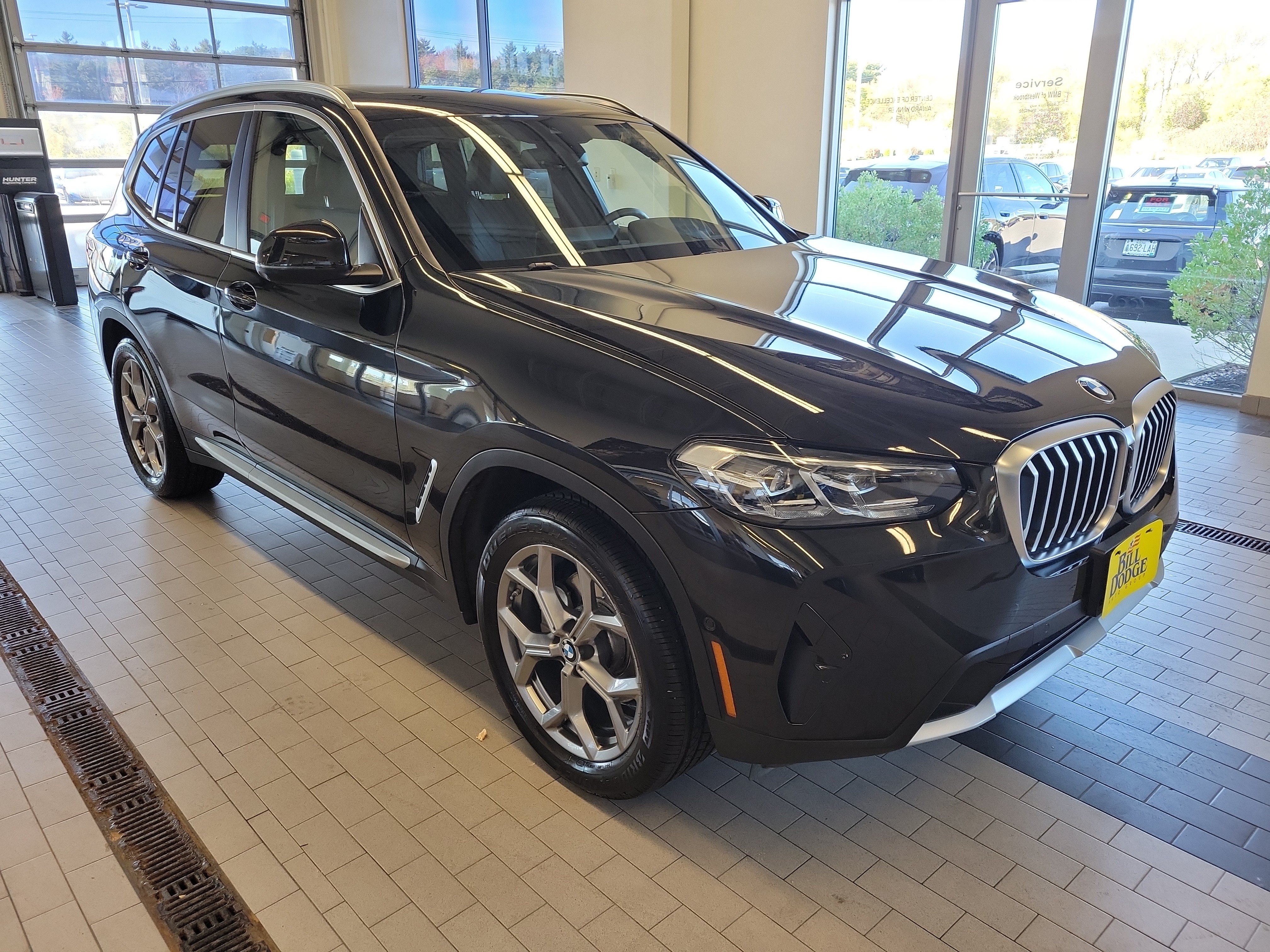Used 2024 BMW X3 xDrive30i w/ Premium Package w/ZPA AWD/4WD image 3