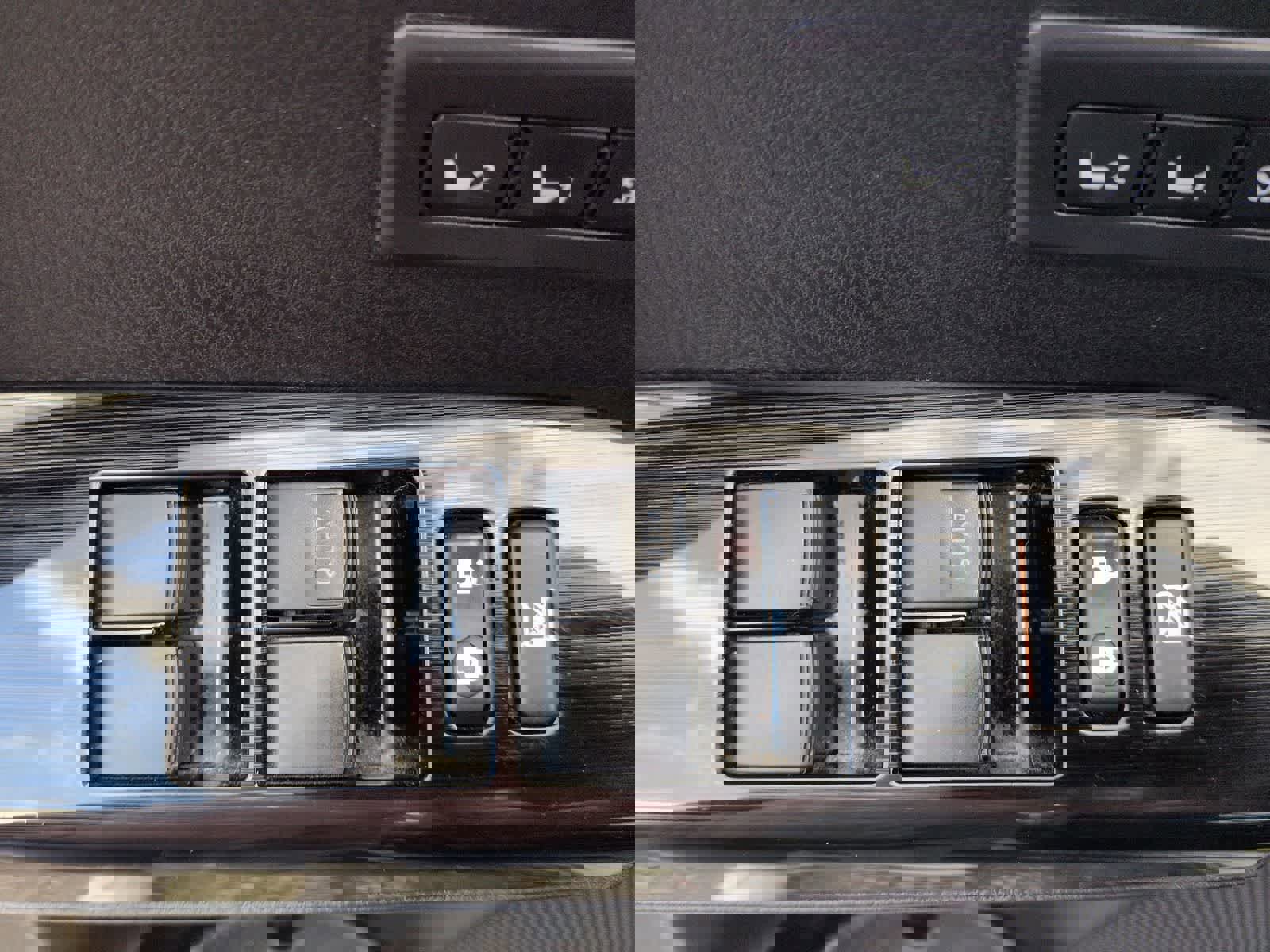 Used 2016 Toyota RAV4 Limited image 17