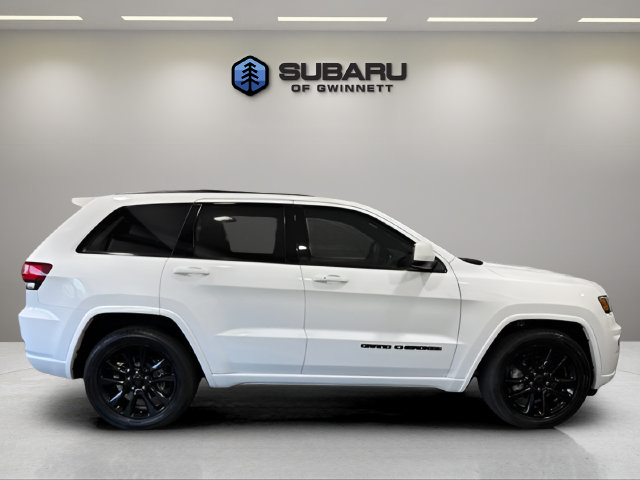 Used 2020 Jeep Grand Cherokee Altitude RWD image 6
