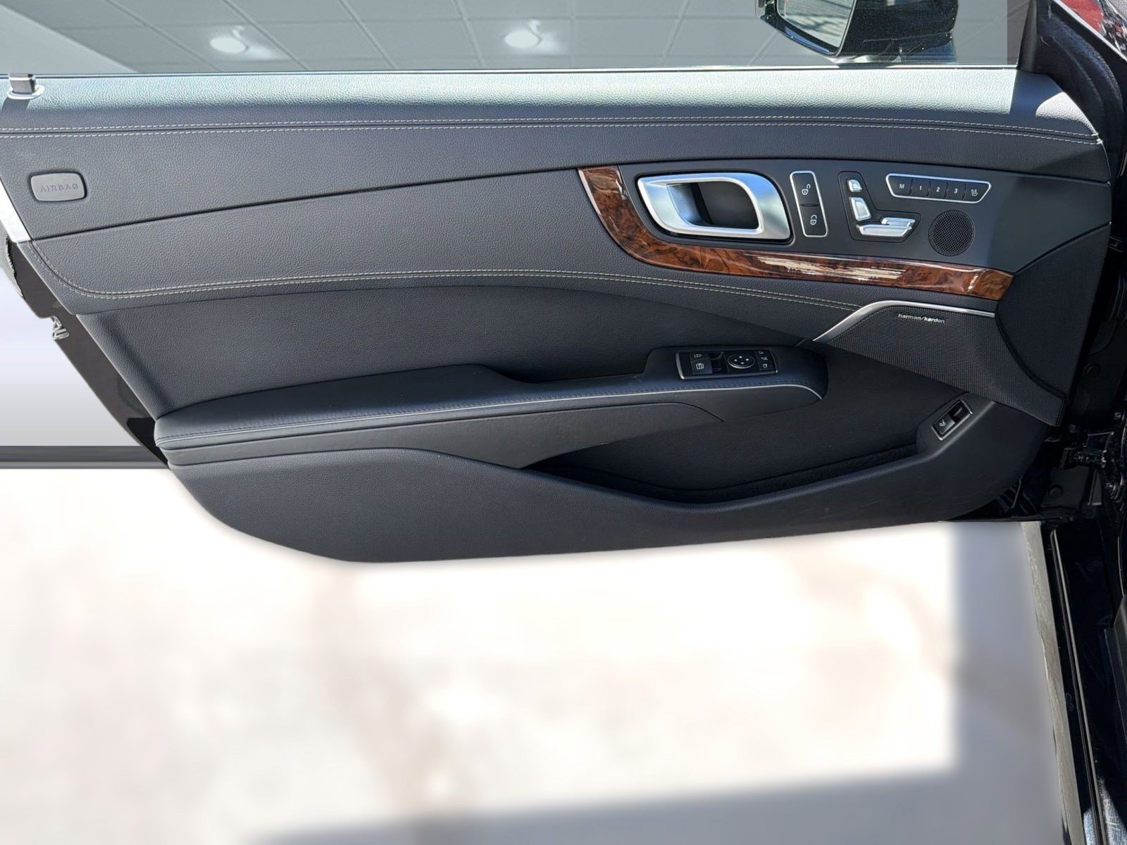 Used 2013 Mercedes-Benz SL 550 w/ Premium Pkg image 20