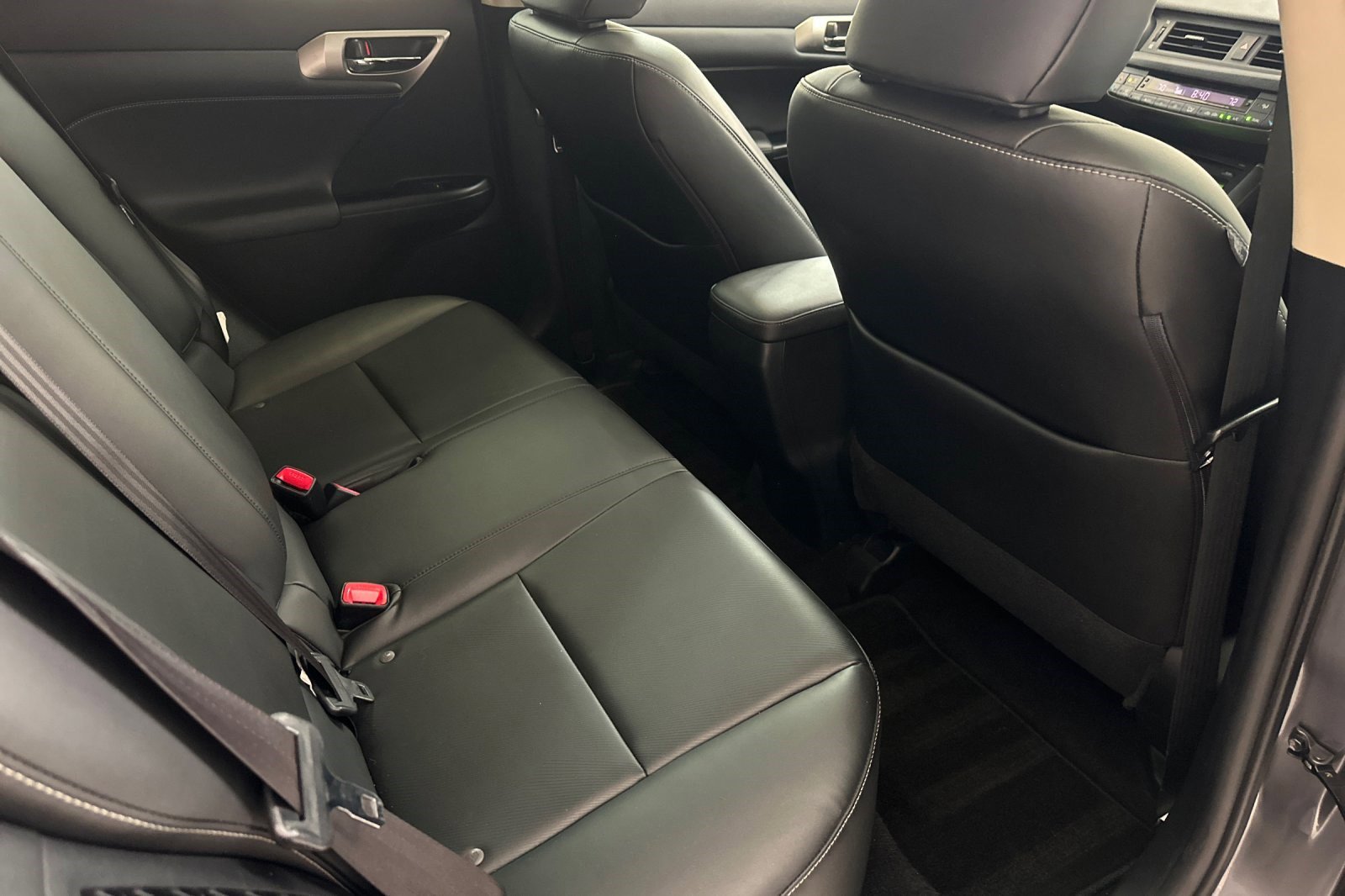 Used 2014 Lexus CT 200h image 28