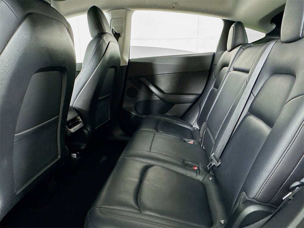 Used 2021 Tesla Model Y Long Range image 11
