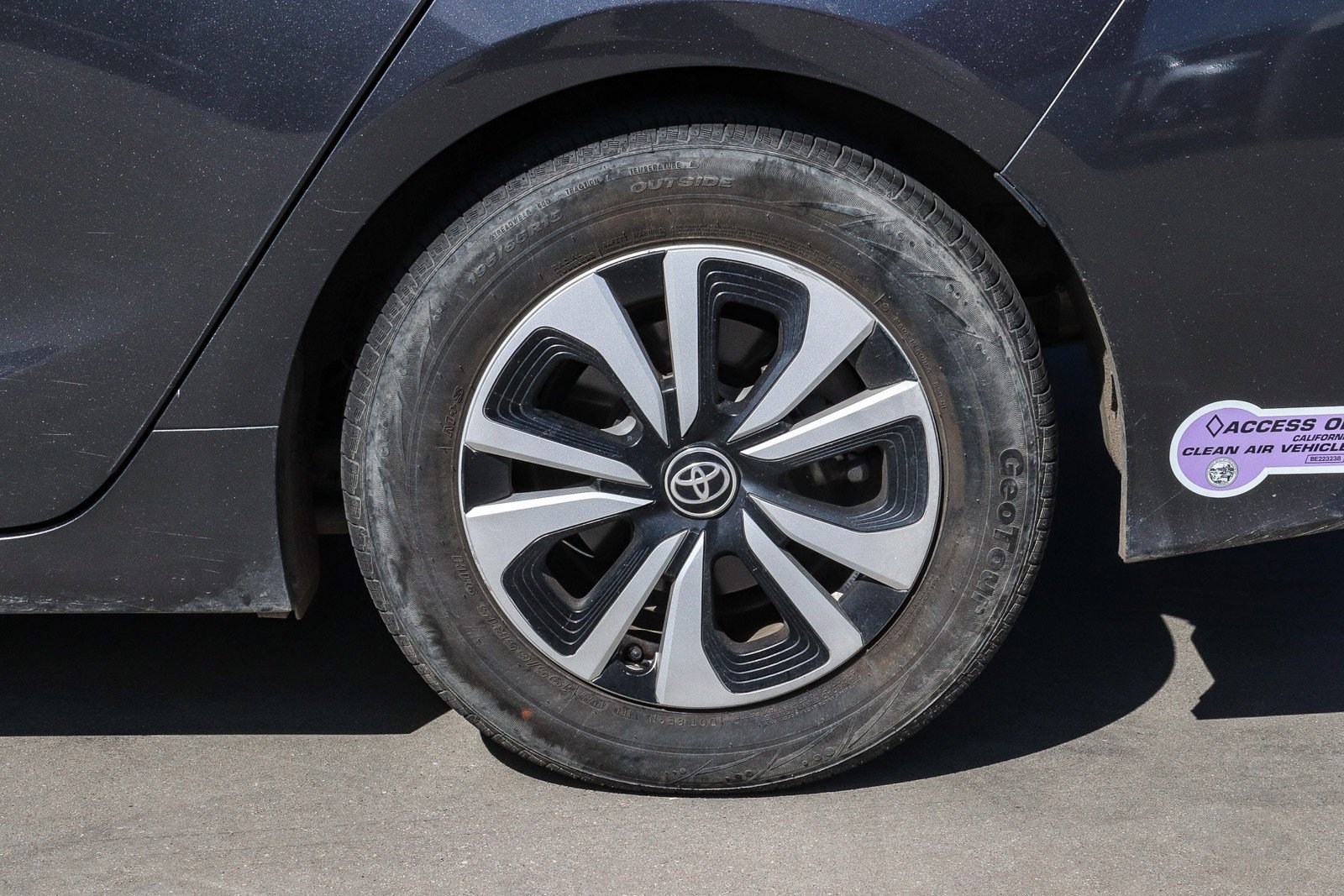 Certified 2018 Toyota Prius Prime Premium FWD image 9