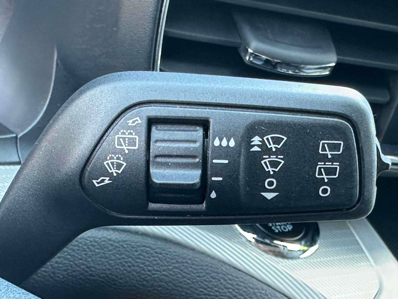 Used 2023 Ford Explorer XLT w/ Equipment Group 202A AWD/4WD image 21