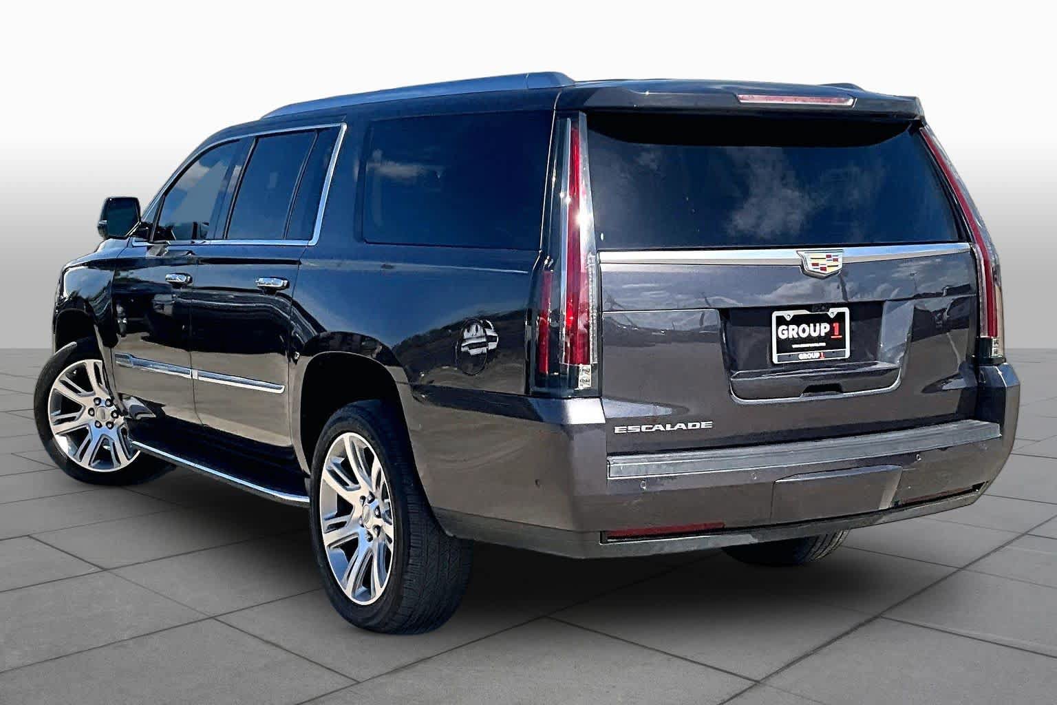 Used 2018 Cadillac Escalade ESV Luxury RWD image 12