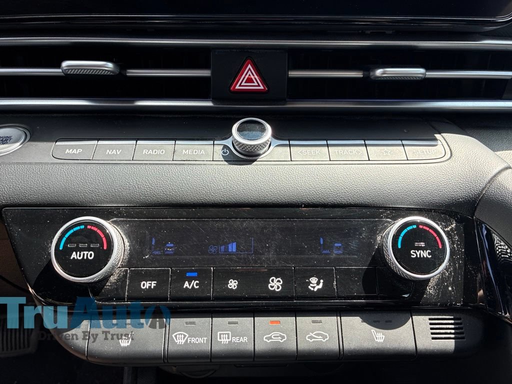 Used 2024 Hyundai Elantra Limited FWD image 33