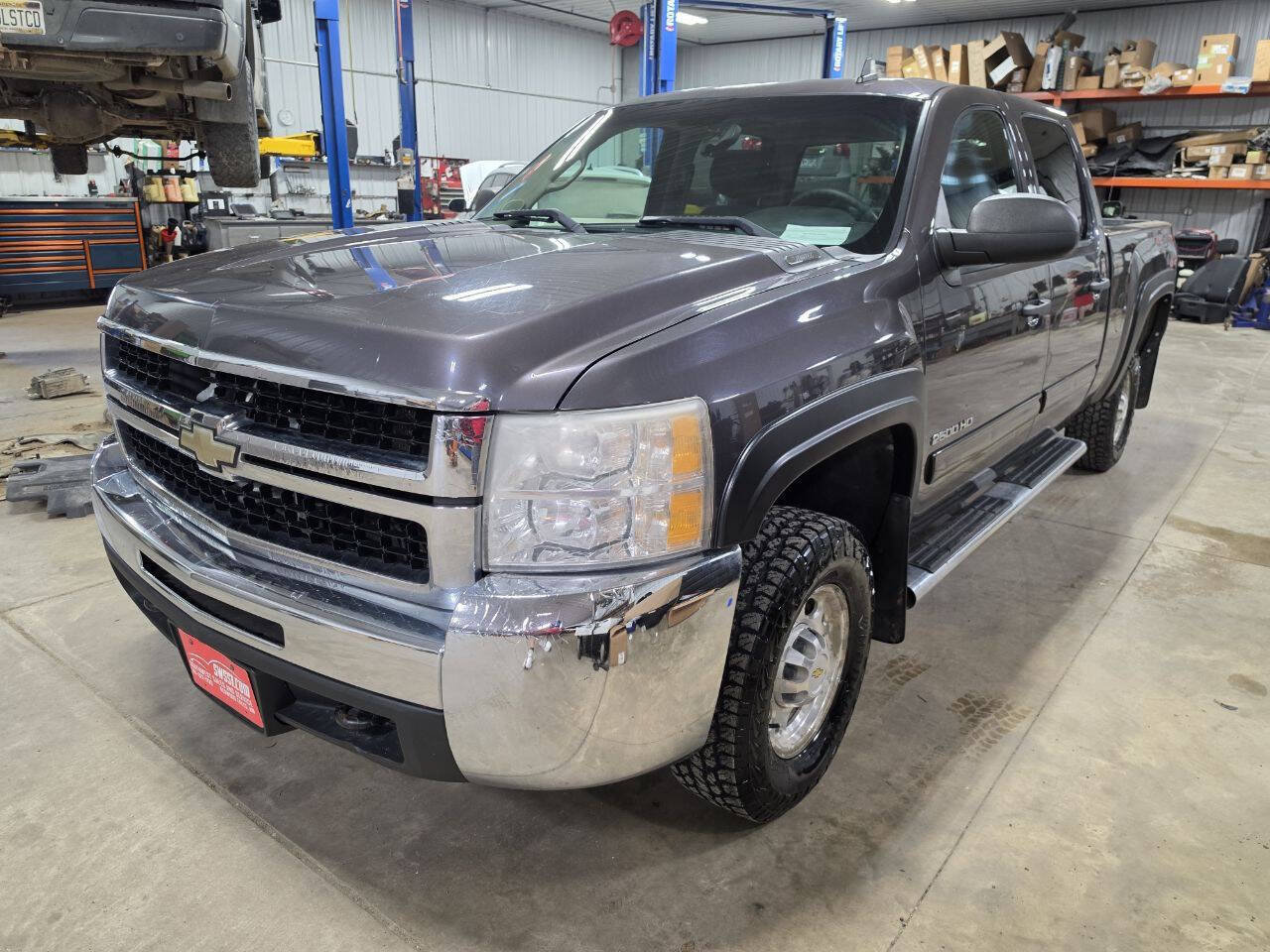 Used 2010 Chevrolet Silverado 2500 LT AWD/4WD image 4