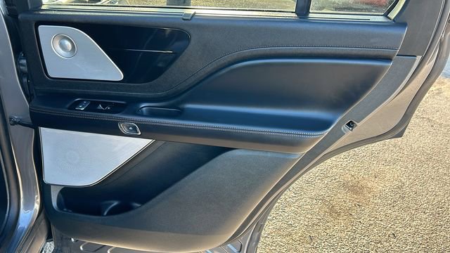 Used 2023 Lincoln Aviator Reserve w/ Equipment Group 201A image 12