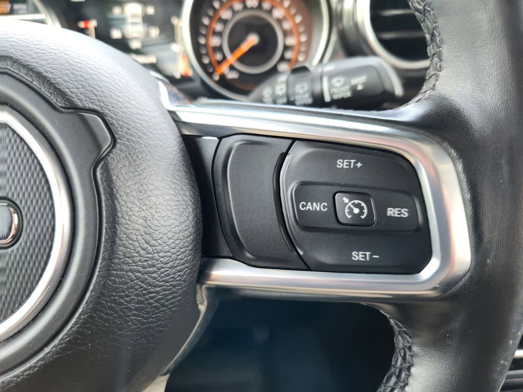 Used 2020 Jeep Wrangler Unlimited Sahara image 10