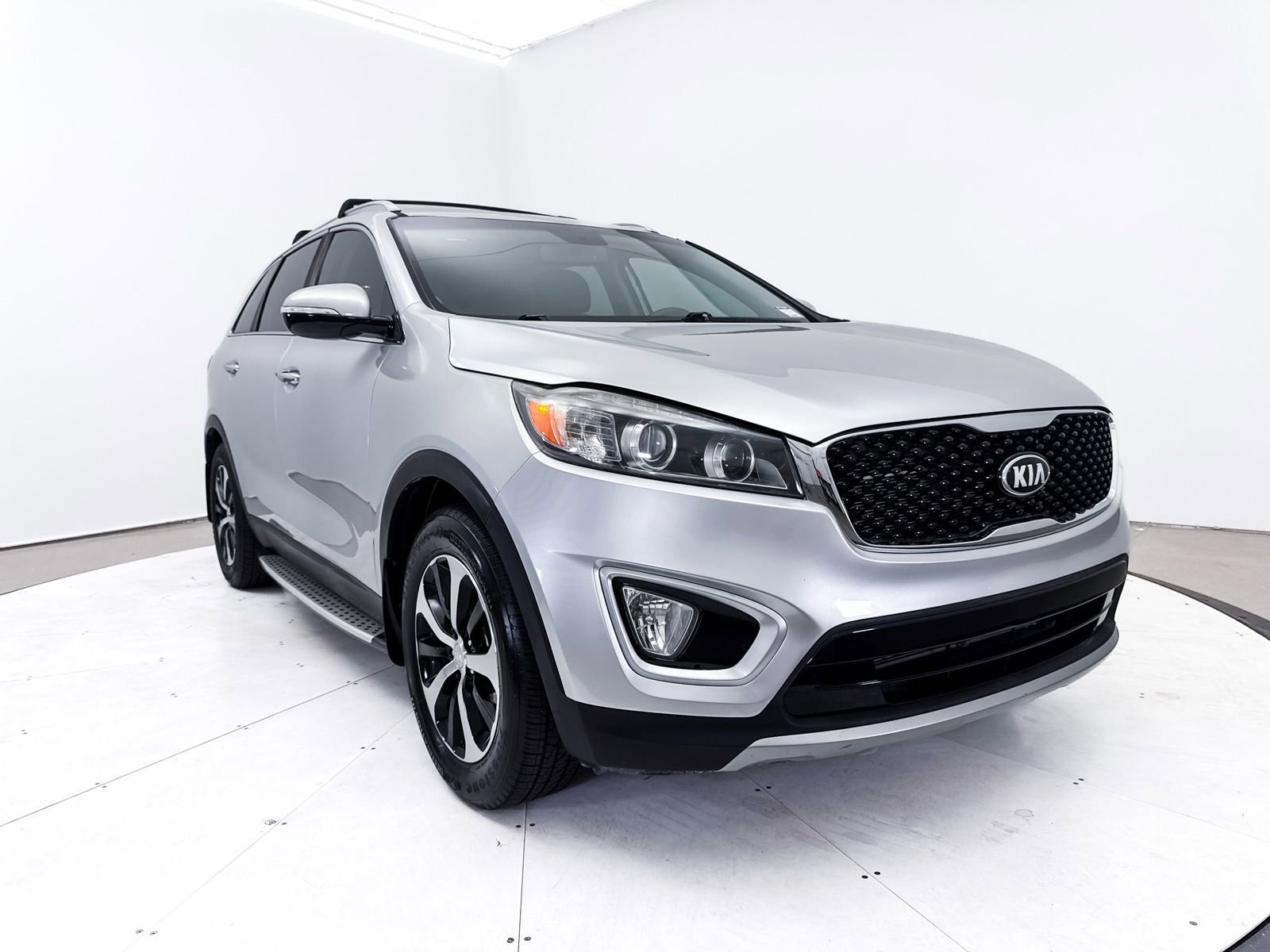Used 2018 Kia Sorento EX image 12