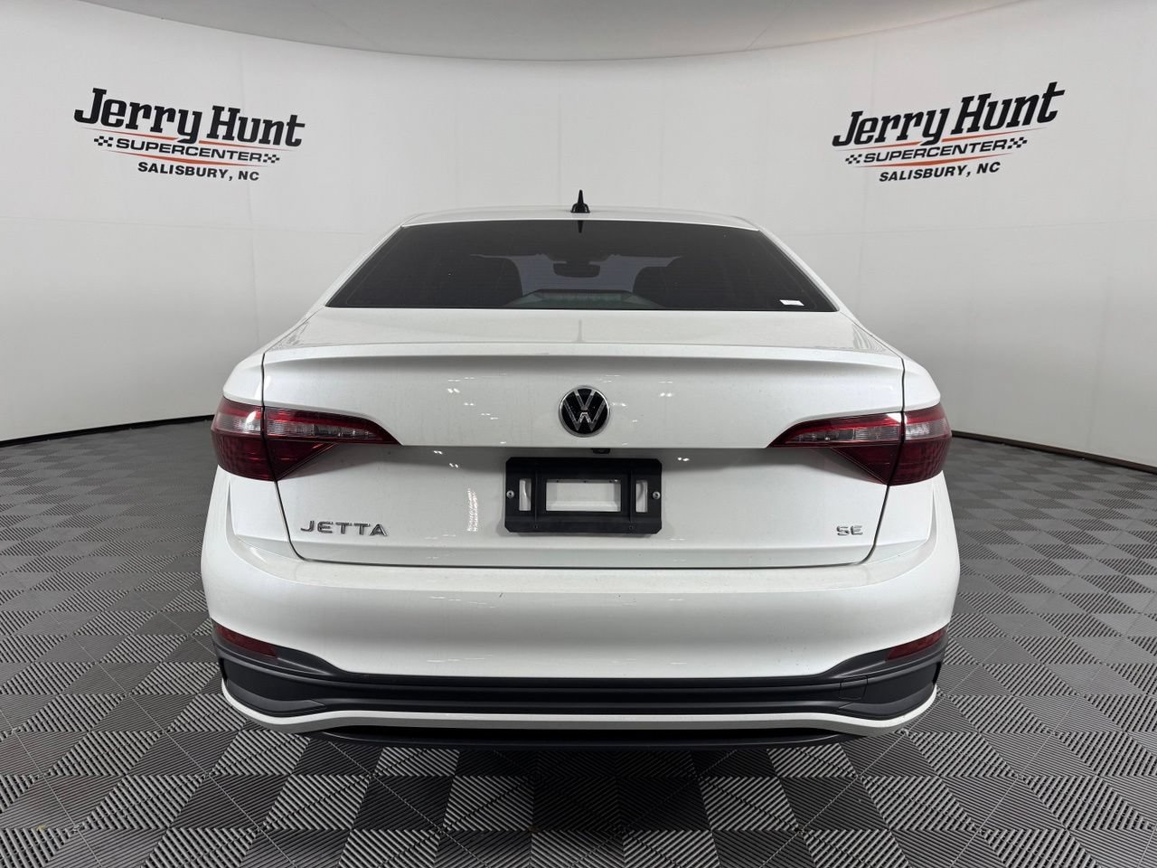 Used 2023 Volkswagen Jetta SE w/ Panoramic Sunroof Package FWD image 8