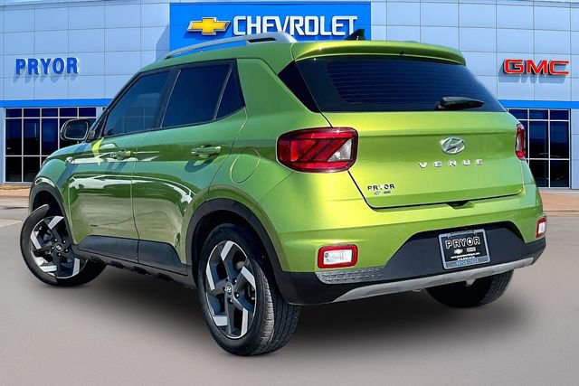 Used 2021 Hyundai Venue SEL w/ Cargo Package FWD image 4