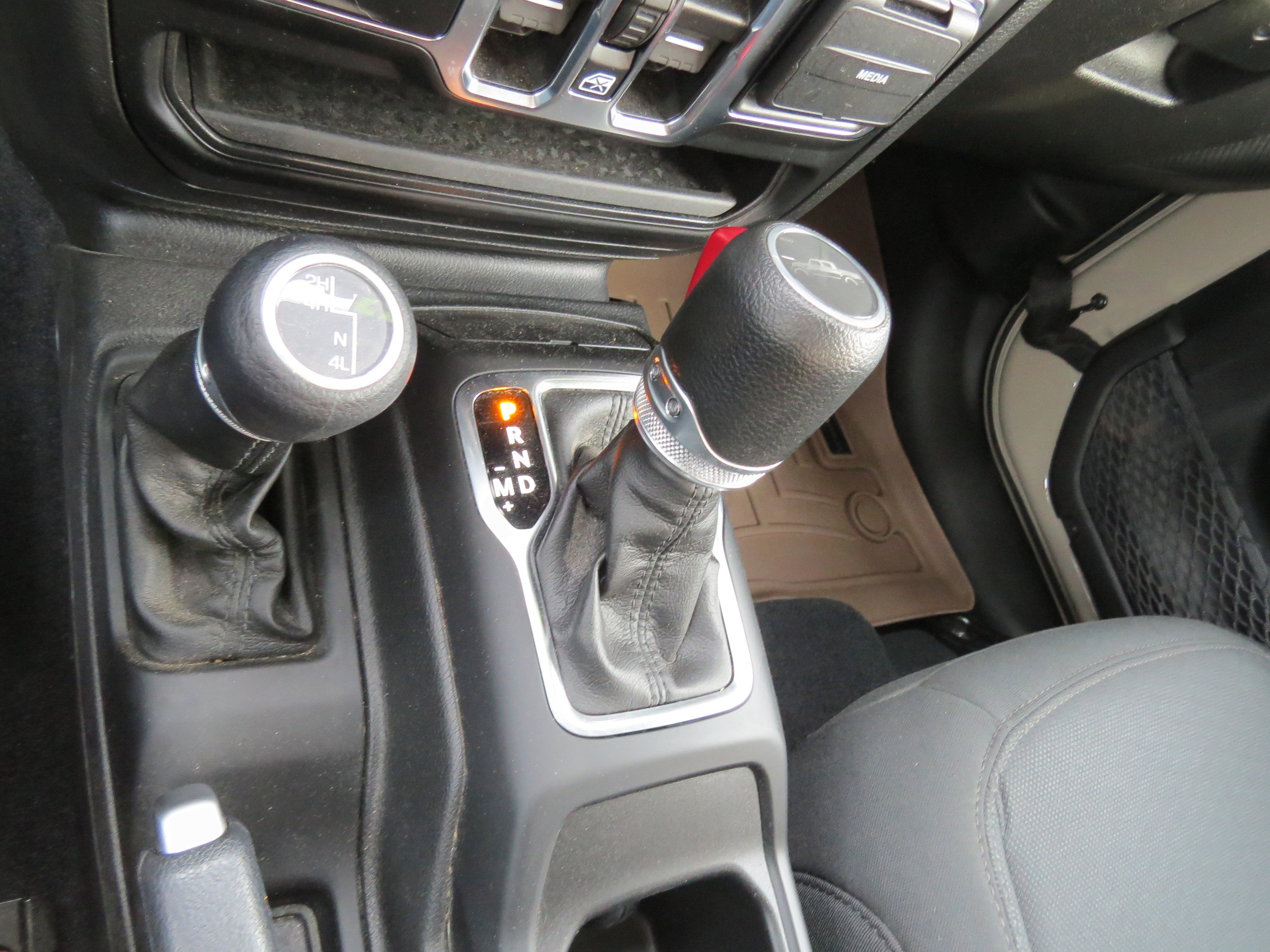 Used 2022 Jeep Gladiator Willys image 22