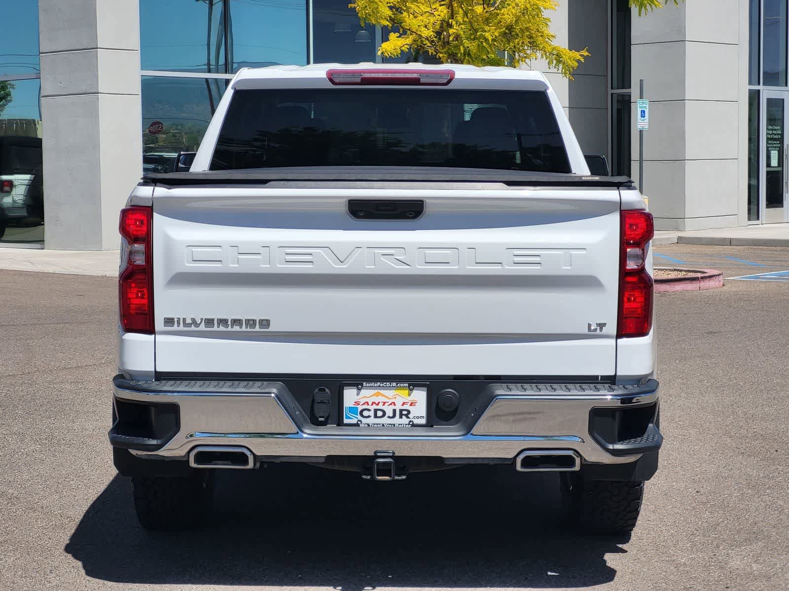Used 2022 Chevrolet Silverado 1500 LT w/ Z71 Off-Road Package AWD/4WD image 6