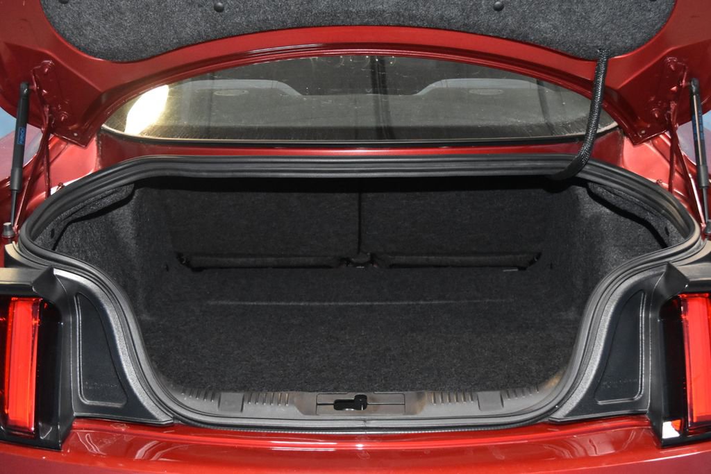 Used 2017 Ford Mustang Coupe image 24