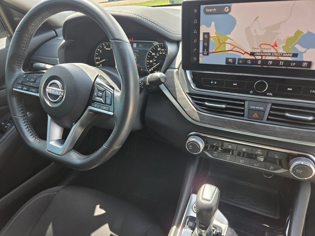 Used 2024 Nissan Altima 2.5 SV w/ SV Premium Package FWD image 37