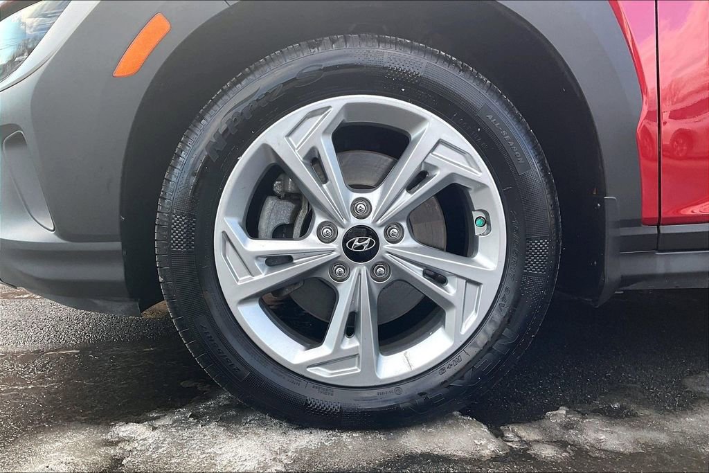 Used 2023 Hyundai Kona SEL w/ Cargo Package image 9