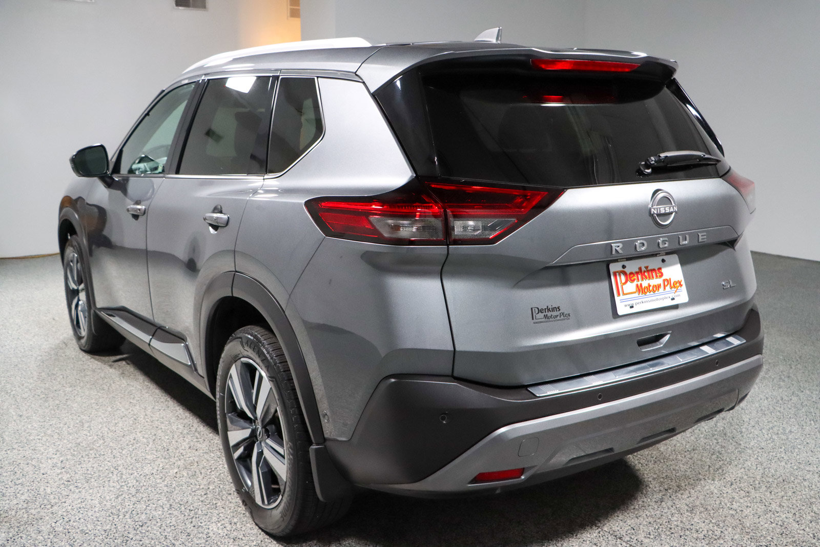 Used 2023 Nissan Rogue SL w/ SL Premium Package image 9