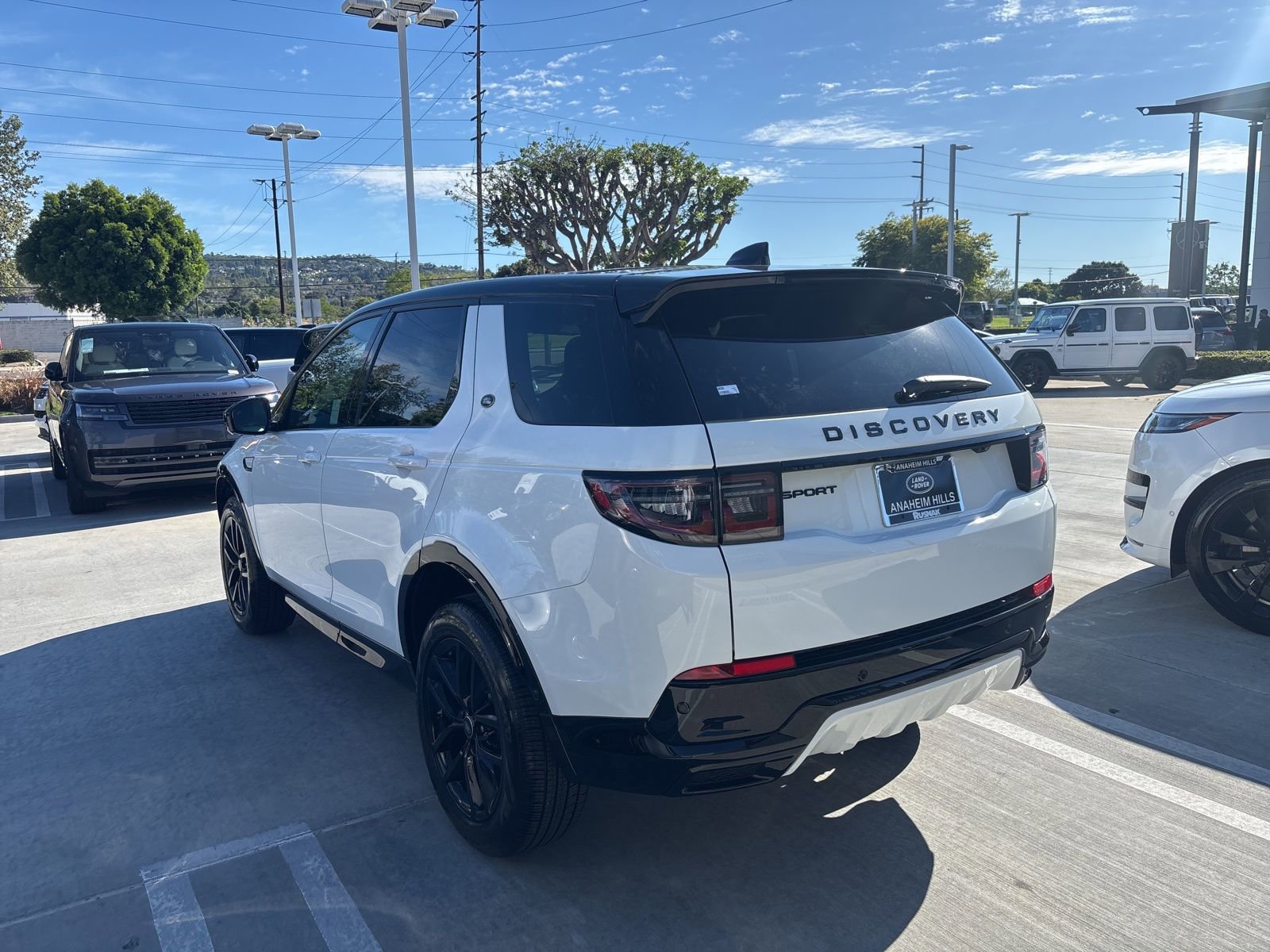 Certified 2025 Land Rover Discovery Sport Dynamic SE image 4