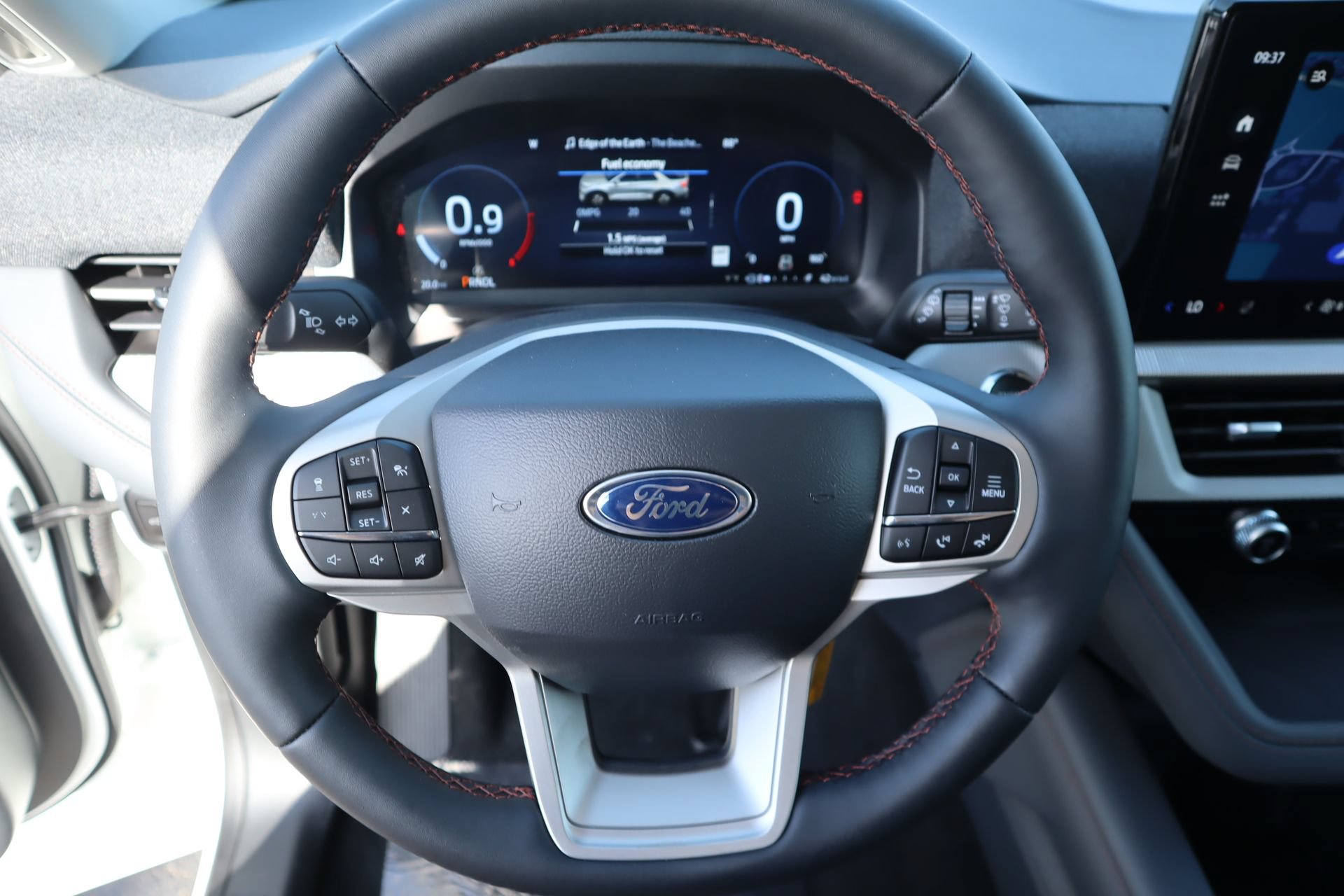 New 2026 Ford Explorer Active w/ Active Comfort Package AWD/4WD image 3
