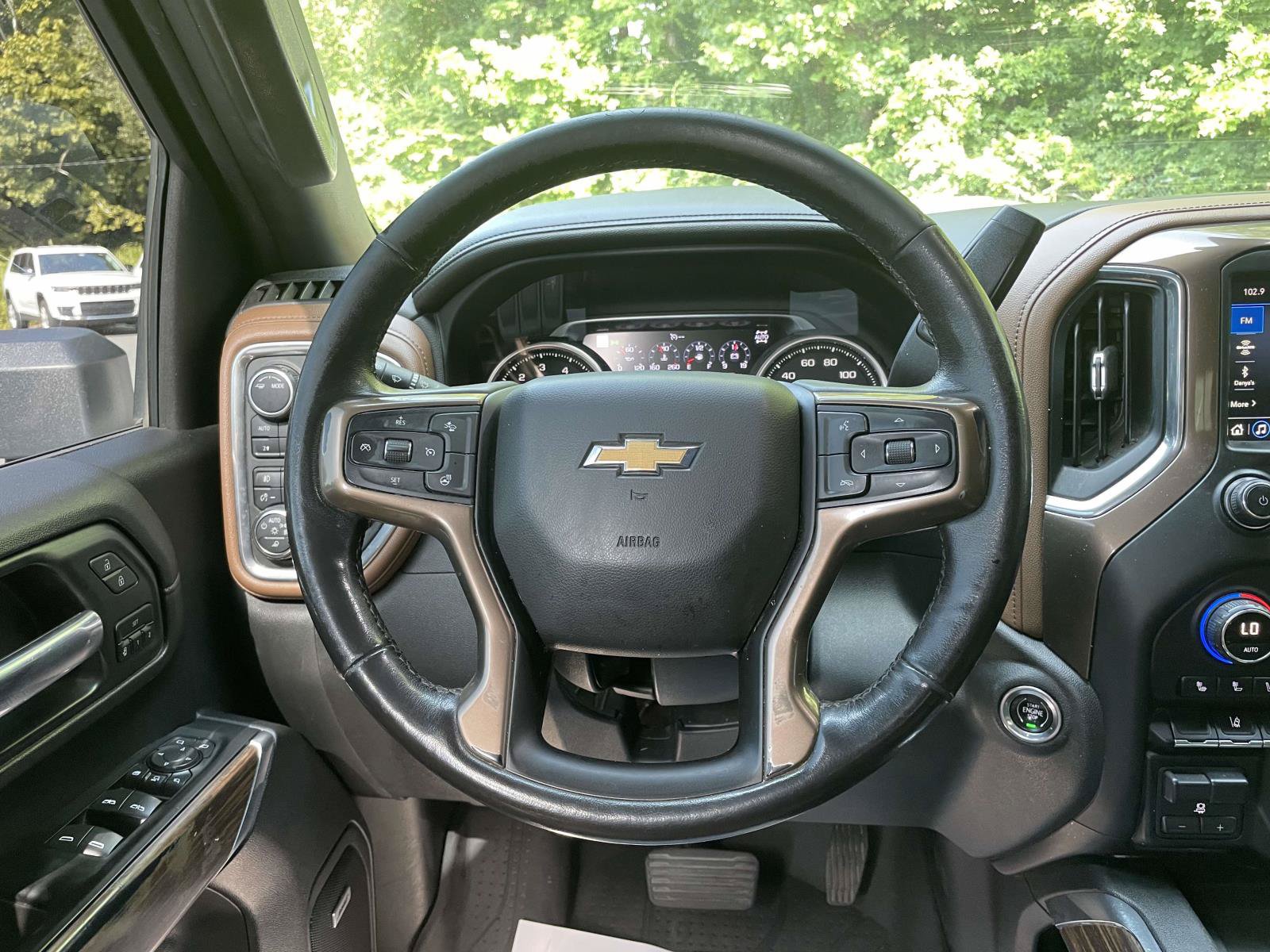 Used 2020 Chevrolet Silverado 2500 High Country w/ Technology Package AWD/4WD image 13