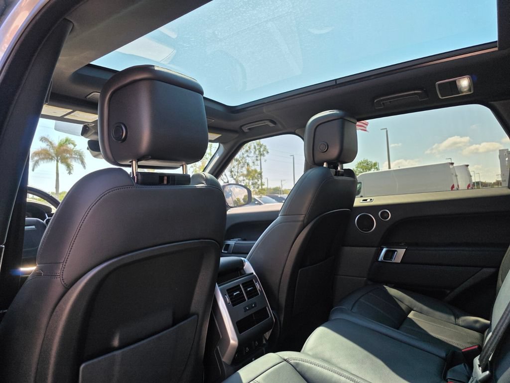 Used 2022 Land Rover Range Rover Sport SE AWD/4WD image 19