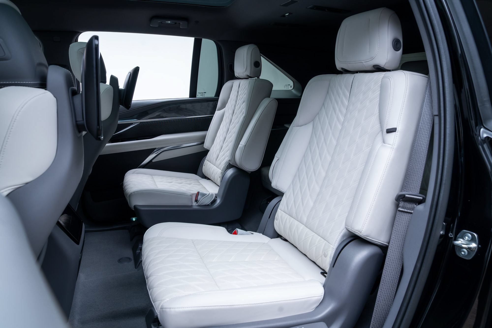 Used 2025 Cadillac Escalade IQ Sport 1 w/ Smart Trailering package AWD/4WD image 24