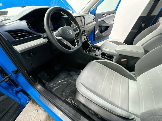 Used 2023 Volkswagen Taos SE w/ Panoramic Sunroof Package AWD/4WD image 16