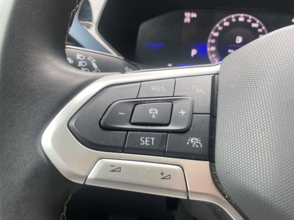 Used 2024 Volkswagen Taos SE image 16