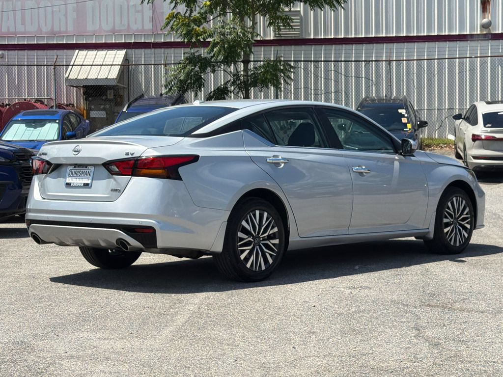 Used 2024 Nissan Altima 2.5 SV w/ SV Premium Package AWD/4WD image 5