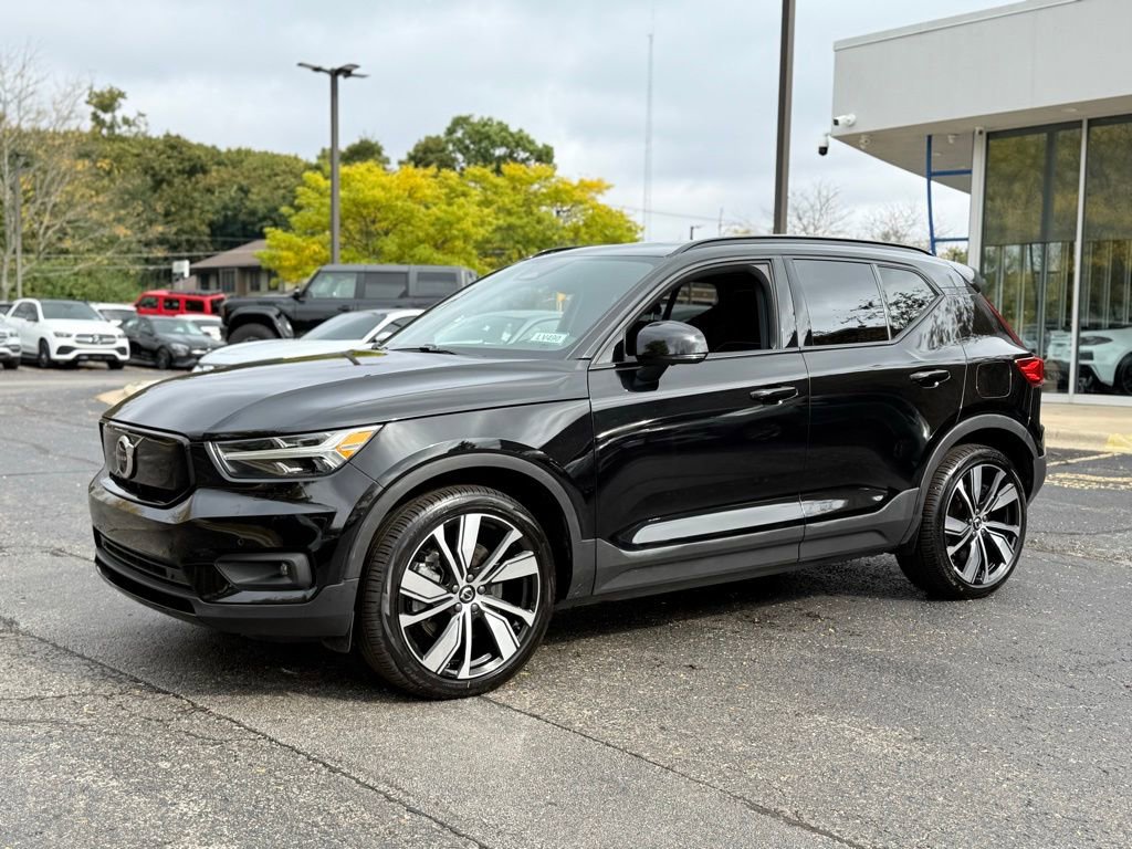 Used 2021 Volvo XC40 P8 Recharge w/ Advanced Package image 13