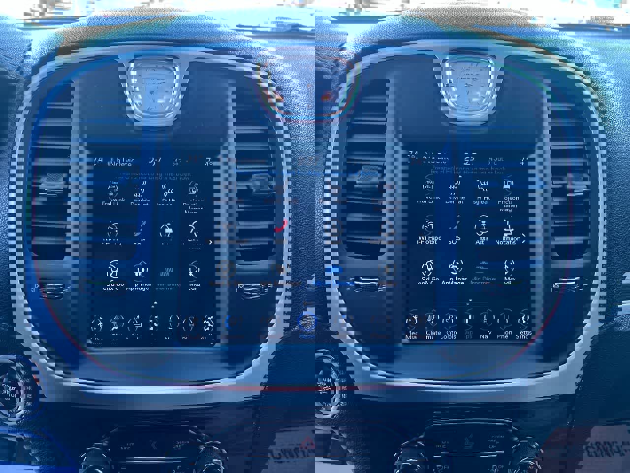 Used 2022 Chrysler 300 Touring L image 16