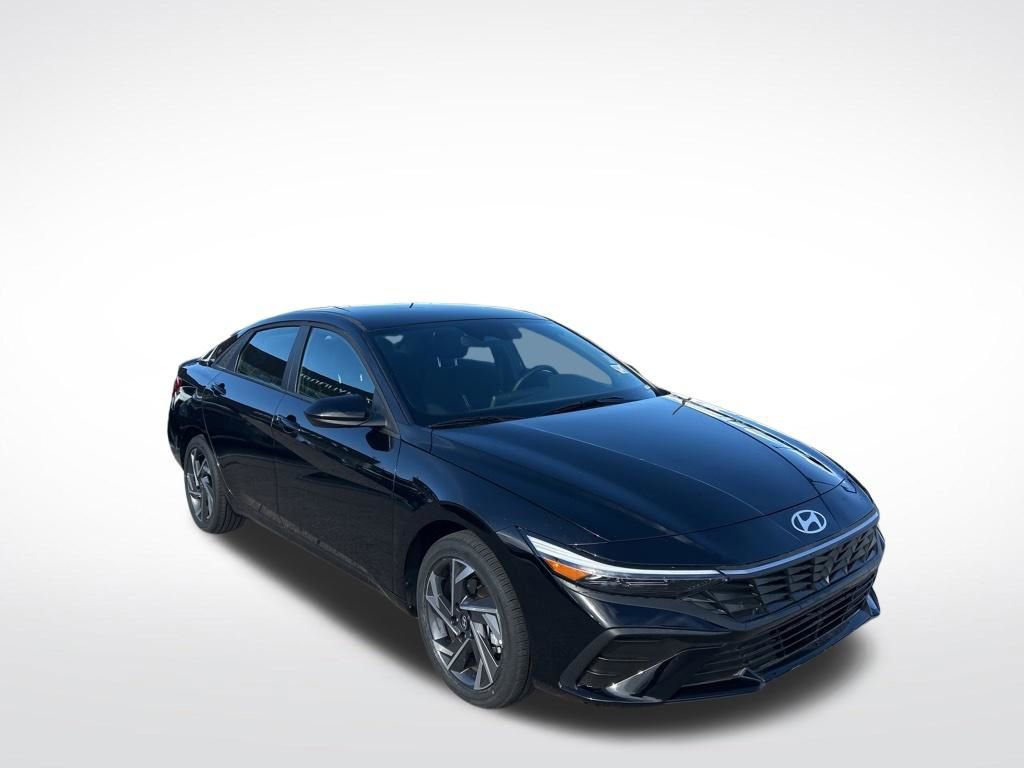Used 2025 Hyundai Elantra SEL w/ Cargo Package FWD video 3
