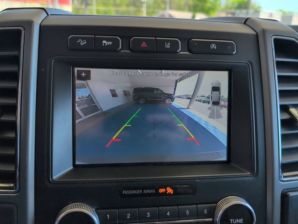 Used 2019 Ford Expedition XLT w/ Equipment Group 202A AWD/4WD image 19