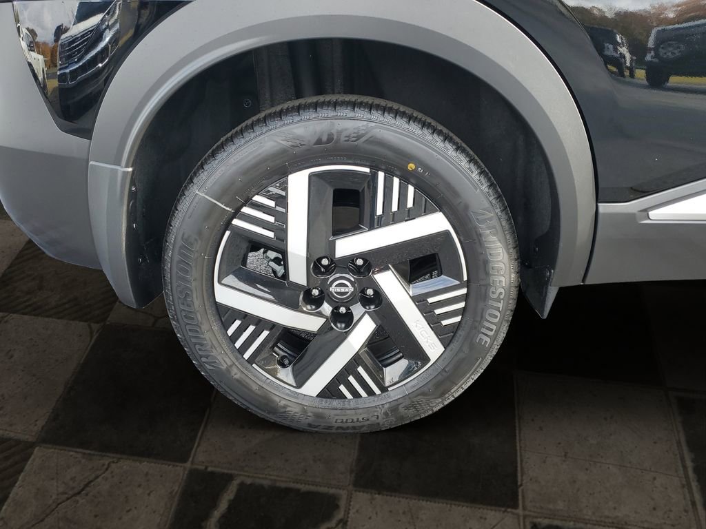 Used 2025 Nissan Kicks SV image 5