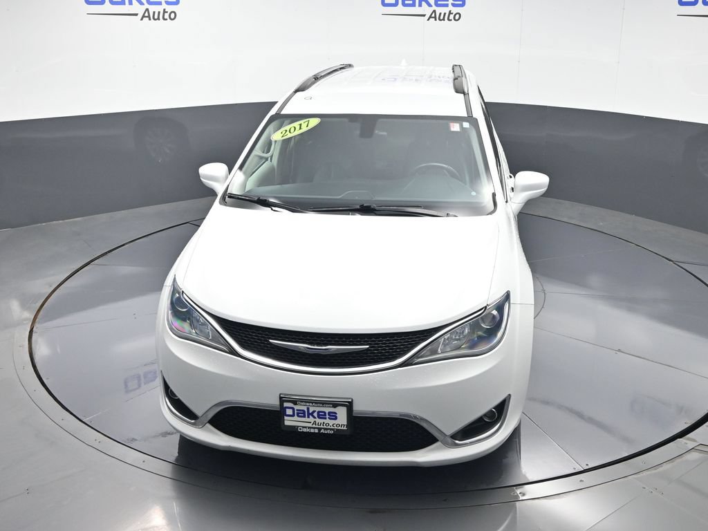 Used 2017 Chrysler Pacifica Touring-L FWD image 44