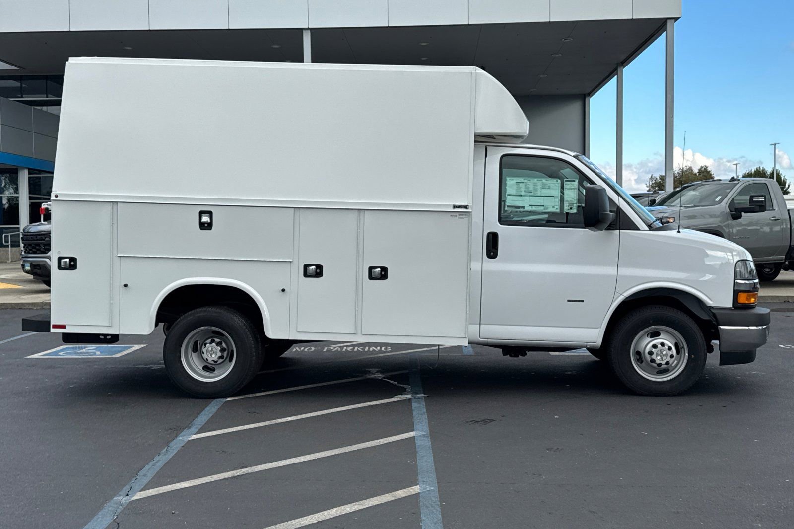 New 2024 Chevrolet Express 3500 w/ Power Convenience Package image 2