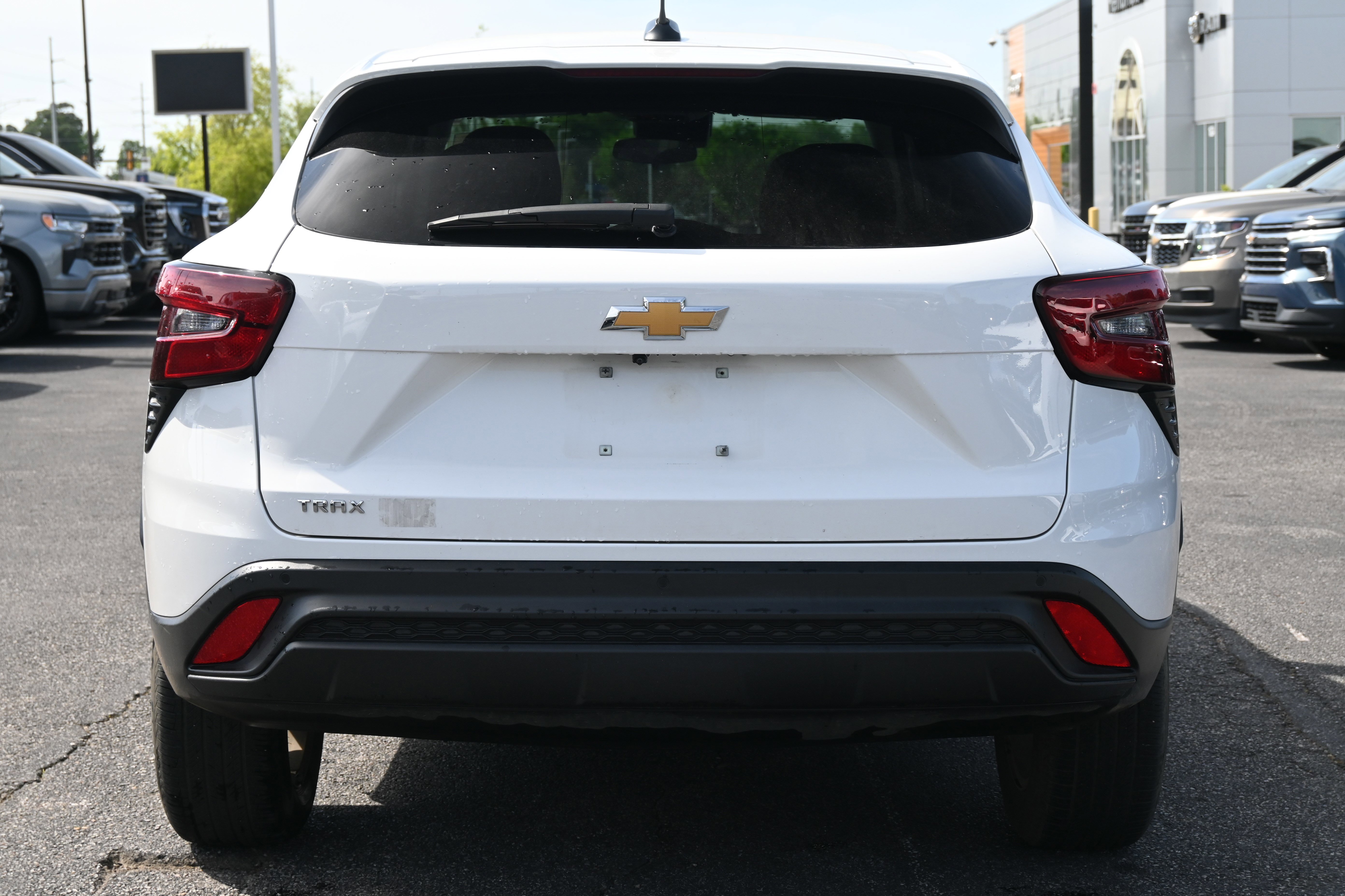 Used 2024 Chevrolet Trax LS w/ LS Convenience Package image 15