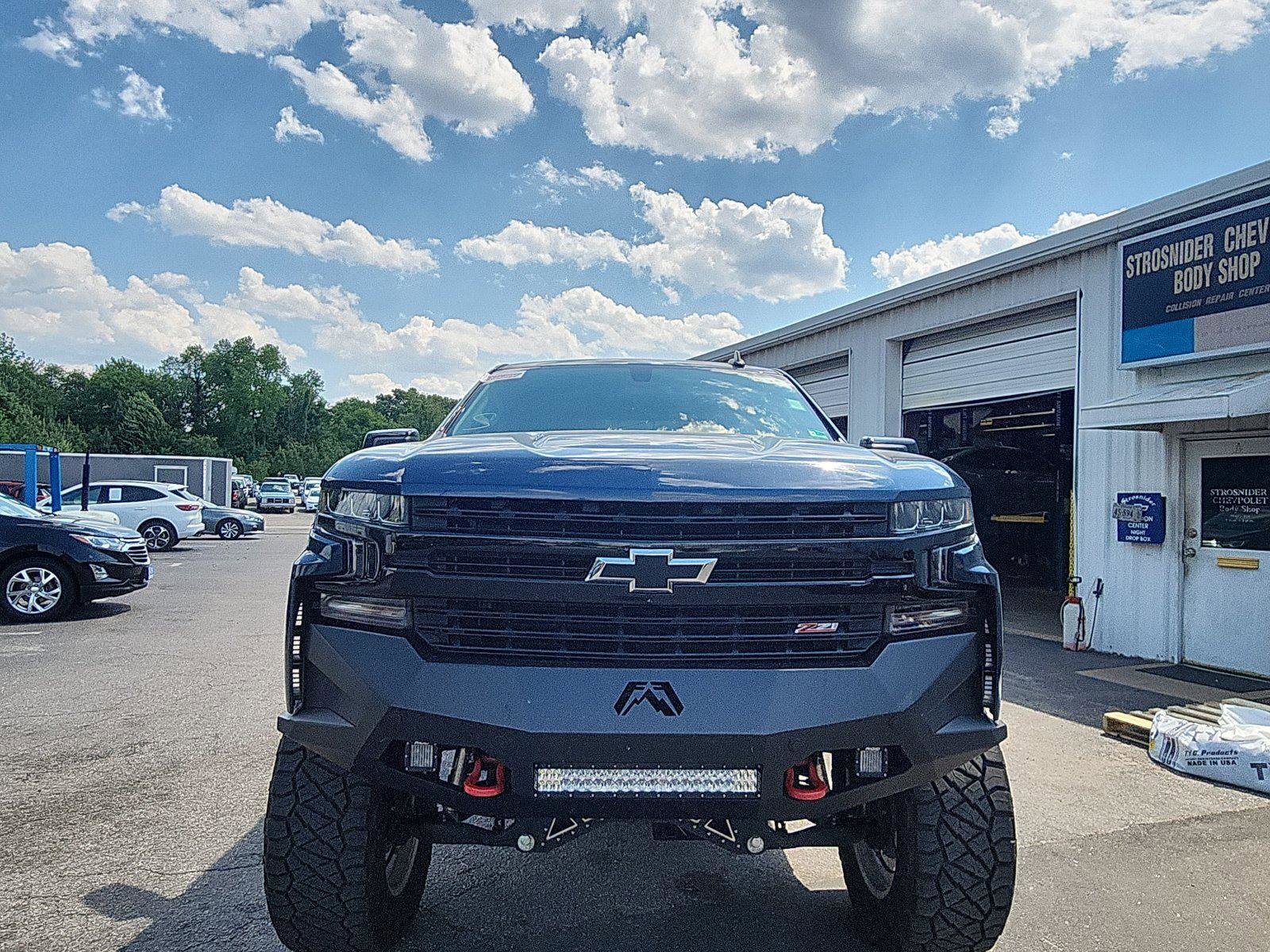 Used 2021 Chevrolet Silverado 1500 LT Trail Boss w/ Bed Protection Package AWD/4WD image 8