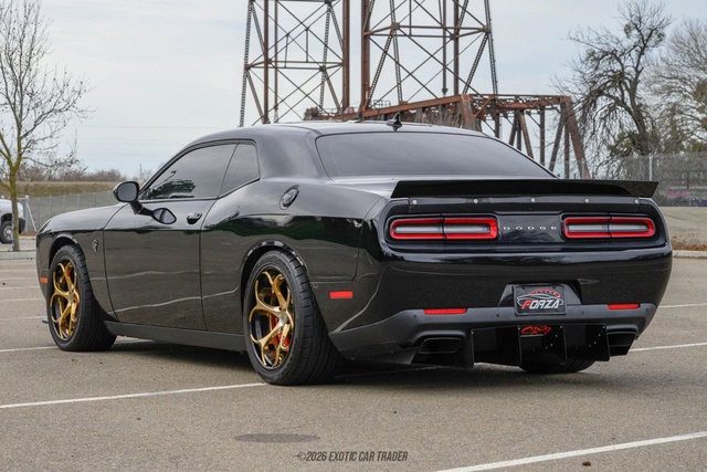 Used 2016 Dodge Challenger SRT Hellcat image 6