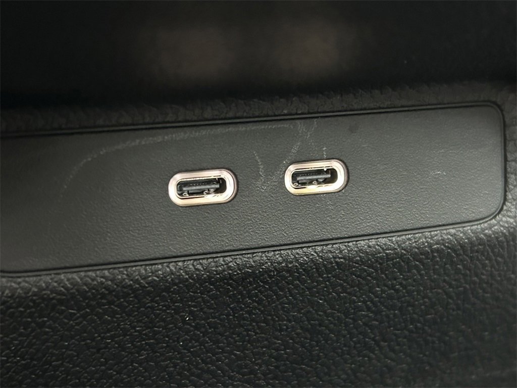 Used 2024 Mercedes-Benz E 350 4MATIC Sedan image 22