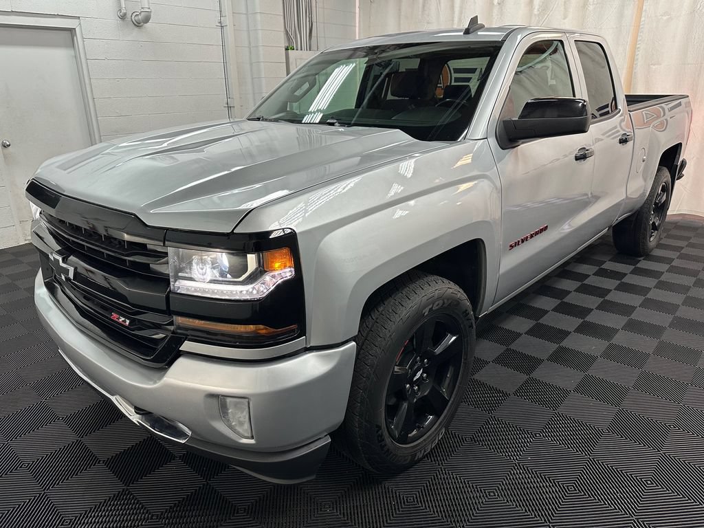 Used 2017 Chevrolet Silverado 1500 LT w/ Redline Edition AWD/4WD image 4