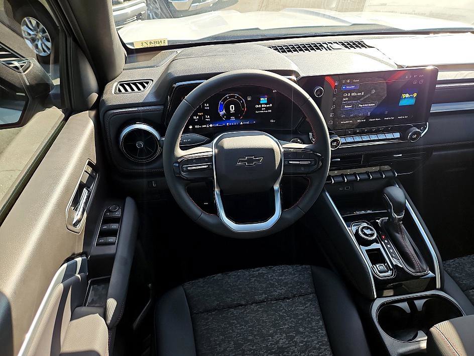New 2025 Chevrolet Colorado Z71 w/ Midnight Edition image 12