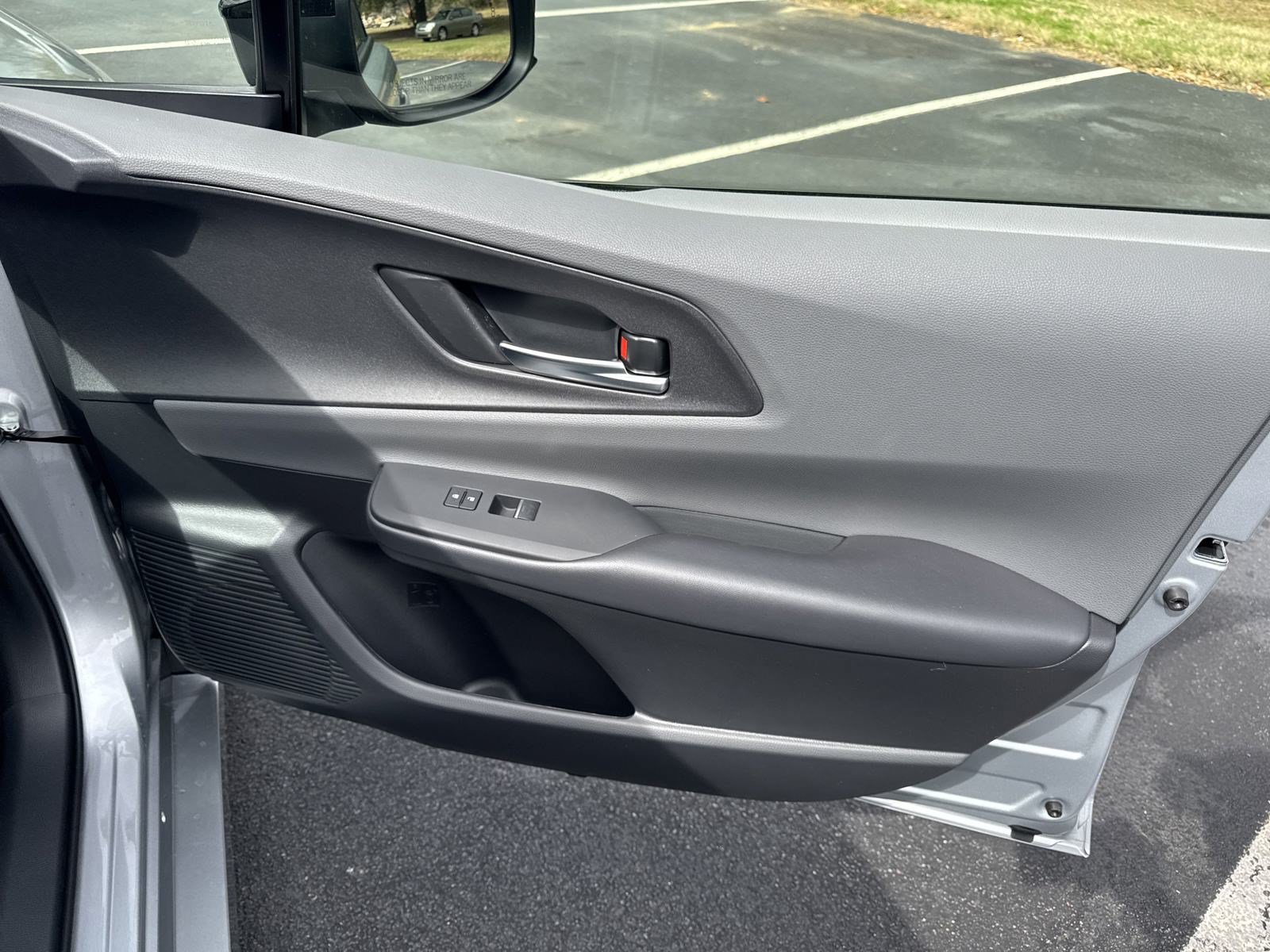 New 2024 Toyota Prius XLE FWD image 34