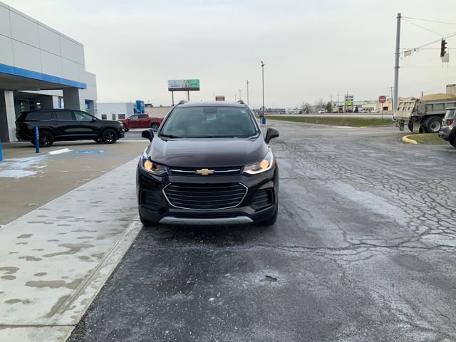 Used 2022 Chevrolet Trax LT w/ LT Convenience Package image 3